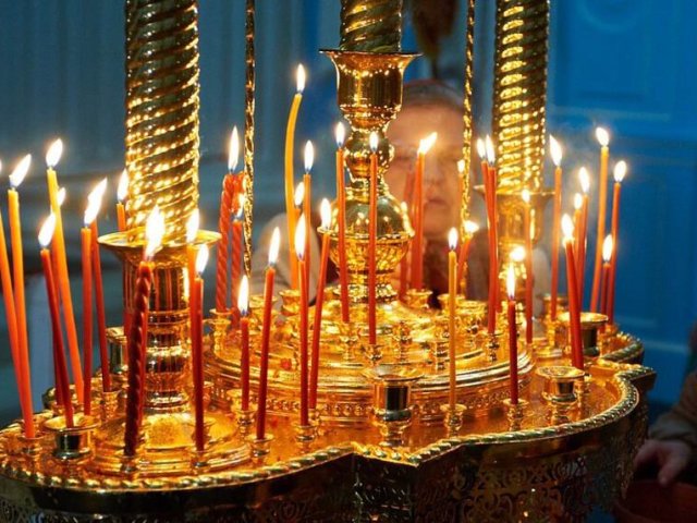 Какой силой обладает свеча в церкви?