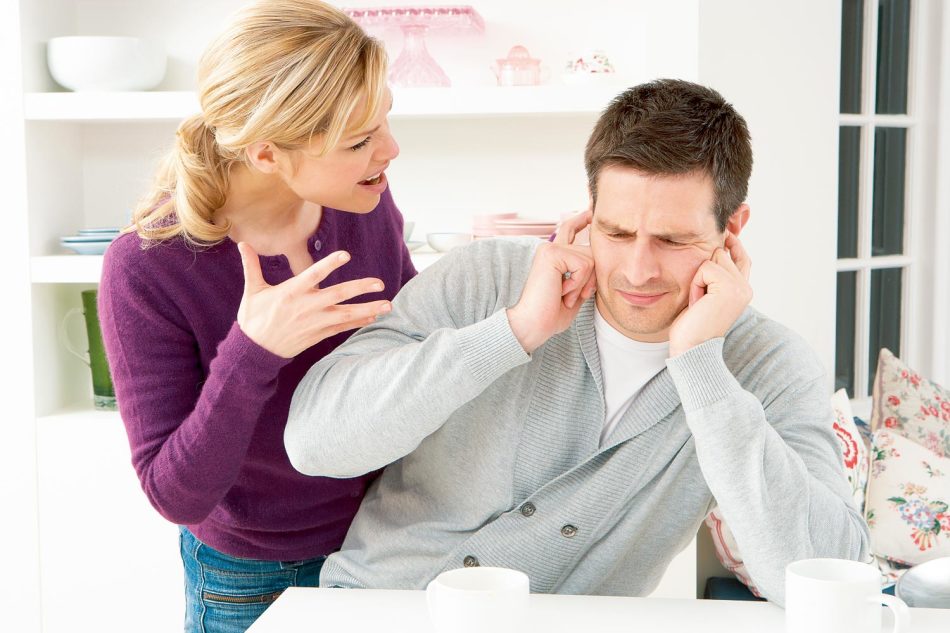 Wanita sering terganggu oleh seorang suami yang tidak ingin berbicara