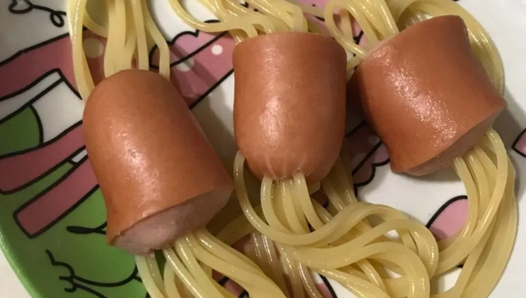 Unusual spaghetti with sausages