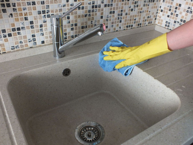 A szennyvízcsatornákban a saját kezével - szerszámok, háztartási vegyi anyagok, népi gyógyszerek sürgős eltávolítása: utasítások és receptek. Hatékony orvoslás az elzáródásokhoz: Melyik a jobb választás? A csőhullámok megelőzése a konyhában, a fürdőszobában, WC -ben: Tippek