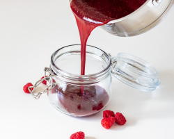 Raspberry Confiture untuk kue raspberry beku dengan gelatin: resep