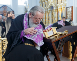 Как да започнем изповед, да се качите на свещеника? От какви думи започва и приключва изповедта? Как да приветстваме със свещеник в изповед? Какво пита свещеникът в изповед?