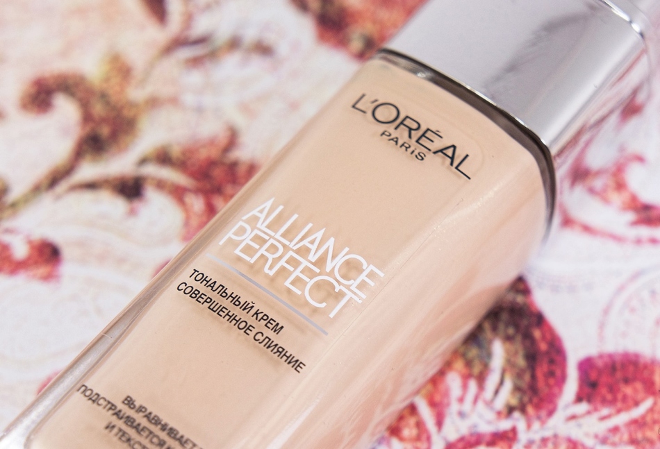 Tonal cream from l'oreal paris создаст матовость, но не пересушит кожу