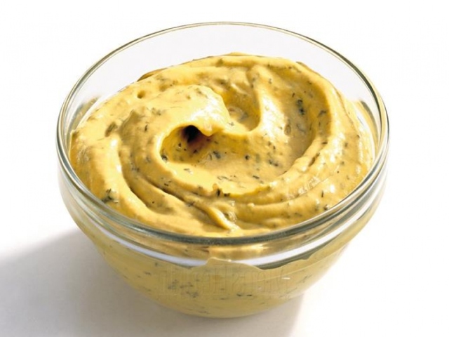 Comment faire un masque capillaire de moutarde? Recettes pour un masque de moutarde pour faire pousser des cheveux secs et grasses à la maison