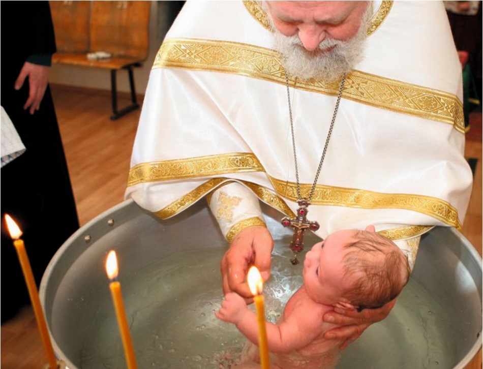 Il sacramento del battesimo unisce due ipostasi dell'uomo: corporeo e spirituale