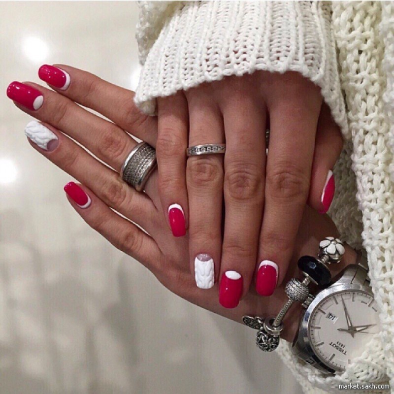 Red jacket manicure