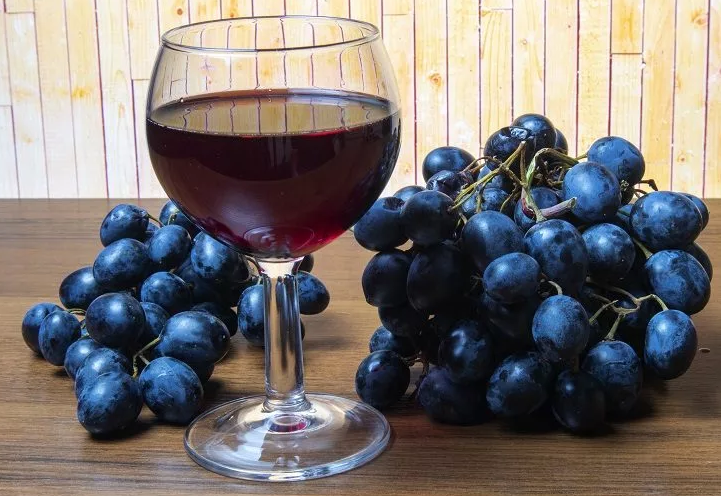 Homemade grape wine