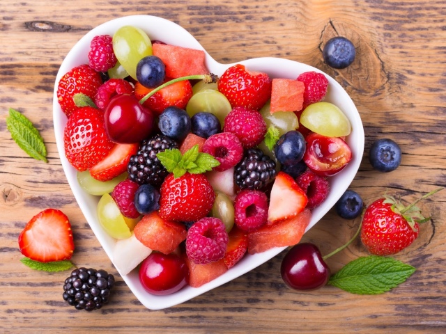 Kako shraniti sadje in jagode v hladilnik? Koliko lahko režemo lubenico in melono v hladilniku?