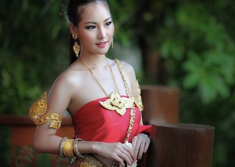 Толстая тайка. Красивые тайки. Женщины Тайланда. Тайские красавицы. Красивые таиландские девушки.