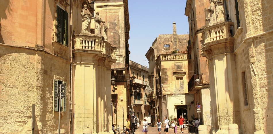 Calle en Lechch, Apulia, Italia