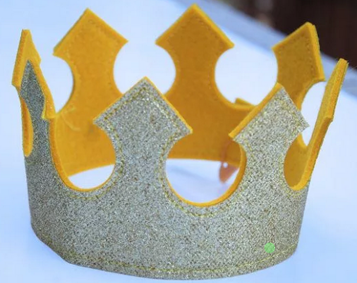 Crown from cardboard