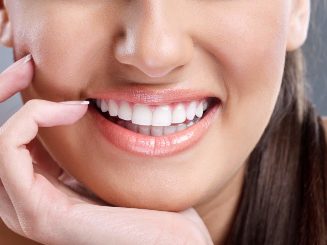 Gigi yang sehat sakit: Penyebab. Mengapa gigi bungsu yang sehat sakit saat Anda menekan, setelah perawatan?