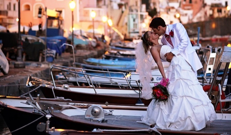 Wedding photo shoot in the Cetacle, the Amalfitan coast of Italy