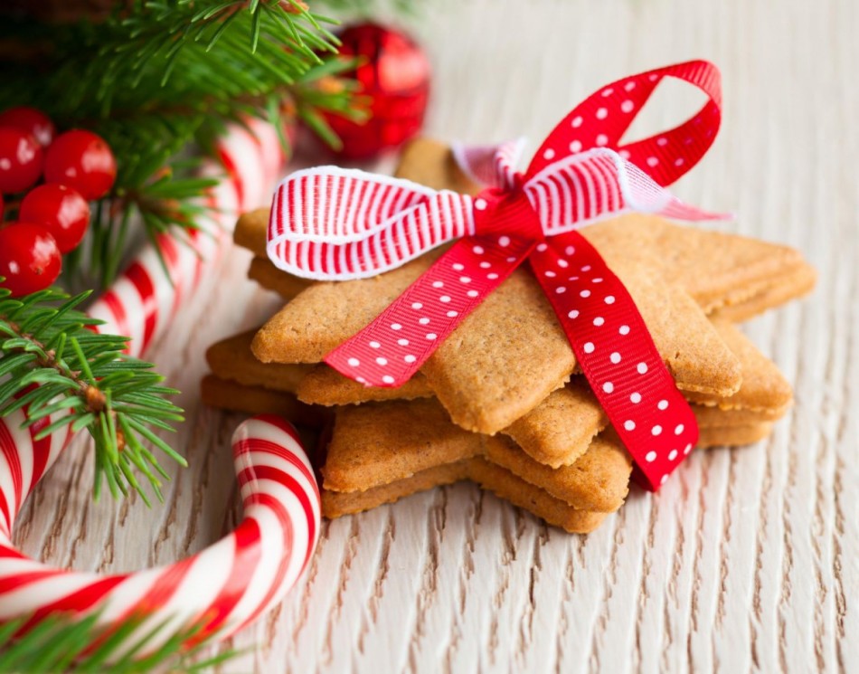 Las galletas se pueden decorar con cintas de color múltiple