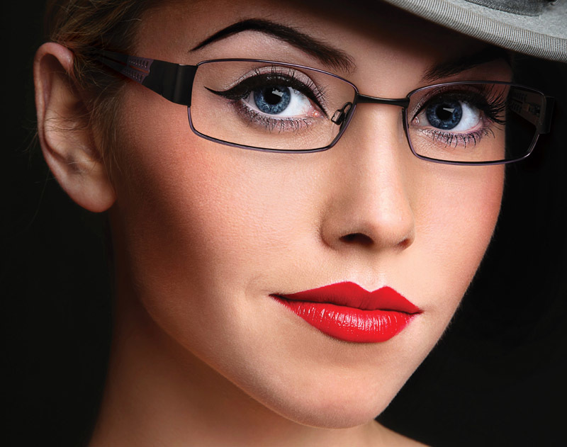 It is desirable to direct the arrow in makeup for myopia glasses to the temples