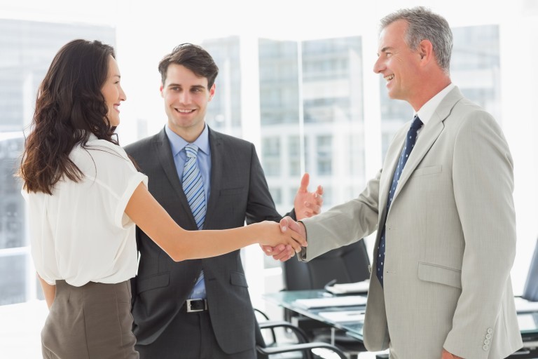 How to get acquainted correctly: the rules of etiquette when meeting and presentation