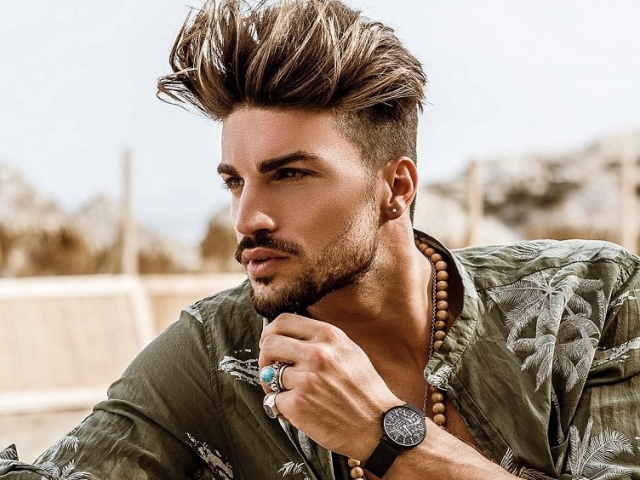 Como escolher um corte de cabelo masculino na forma de um rosto: moda 2022-2023, escolha de escolha. Cortes de cabelo masculinos que estarão no auge da popularidade em 2022-2023: revisão, foto