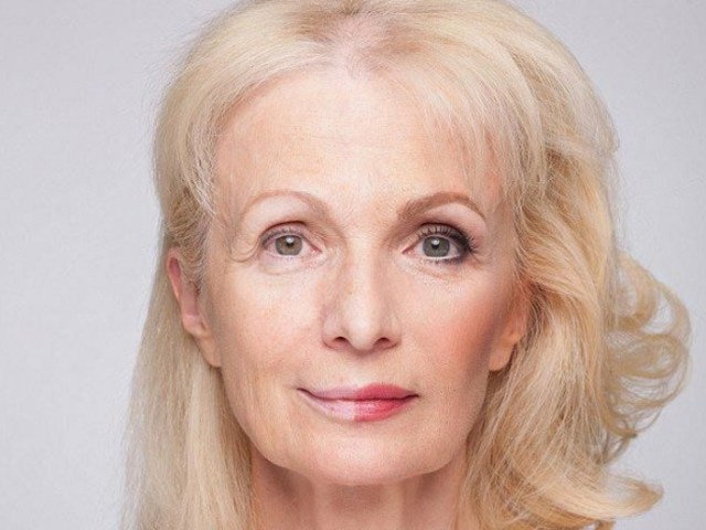 Правильный дневной и вечерний макияж для женщин после 50 лет, который молодит: пошаговая инструкция, рекомендации визажистов и стилистов
