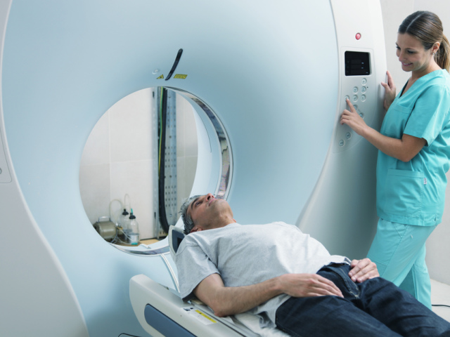 Ami jobb, informatívabb, hatékonyabb, pontosabban, biztonságosabb - az ultrahang vagy az MRI diagnosztizálása: összehasonlítás. Mi a különbség az MRI -től való ultrahang között, mi a különbség? Milyen gyakran és után mit tudsz csinálni egy MRI ultrahang után? Cserélhető -e egy MRI ultrahanggal?