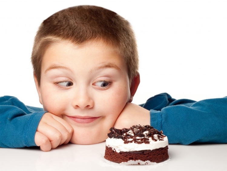 Kako pomagati otroku, da doma zmanjšuje sladkor