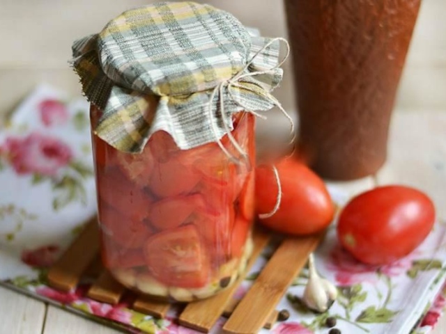 Tomates en hiver pour l'hiver: 2 meilleures recettes étape par étape avec des ingrédients détaillés