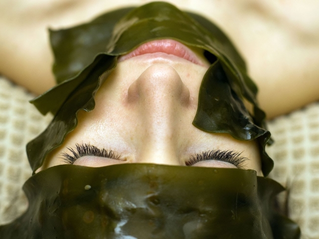 The best face masks from dried kebabinaria. Properties and benefits of dried kelp. Facial masks from kelp for problem, for dry skin, for rejuvenation, for the skin around the eyes