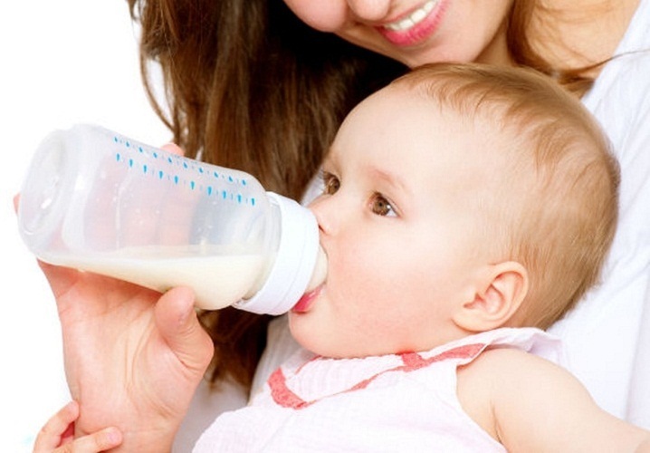 Kravje mleko za tele, človeški mladič potrebuje mamino mleko