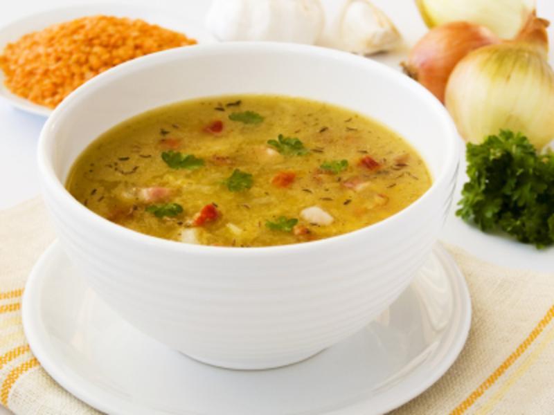 The finished soup can be decorated with fresh herbs and crackers