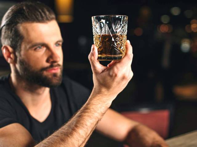 19 советов, как пить и не пьянеть: хитрости, которые помогут вам на любой вечеринке