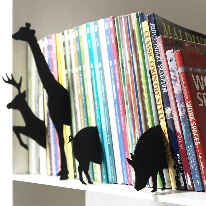 Bookmarks for books in the form of animal shadows