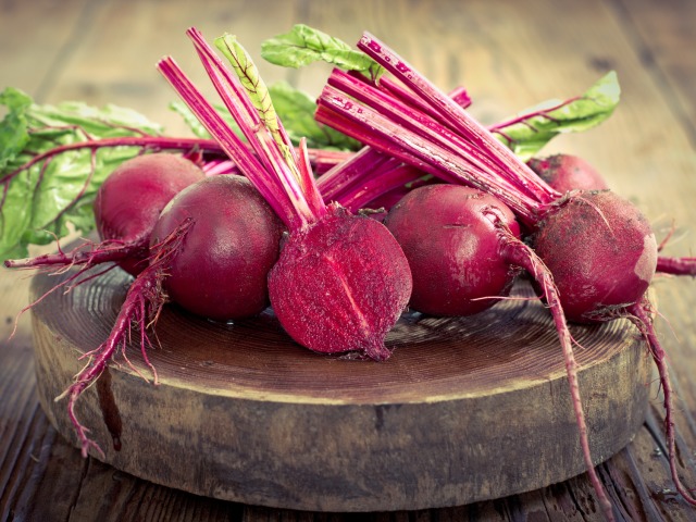 Red beets are raw and boiled: benefits and harm to the body. Beetroot with diabetes, constipation, pressure, pancreatitis, anemia, against cancer, for liver, hemoglobin: recipes and how to accept