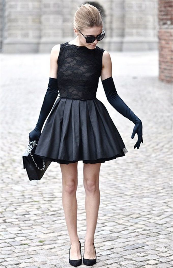 Подобрать к черному платью такие длинные перчатки - примерить на себя классический образ
