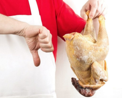 Hogyan lehet megérteni, hogy a csirke vagy a csirke filé húsa romlott?