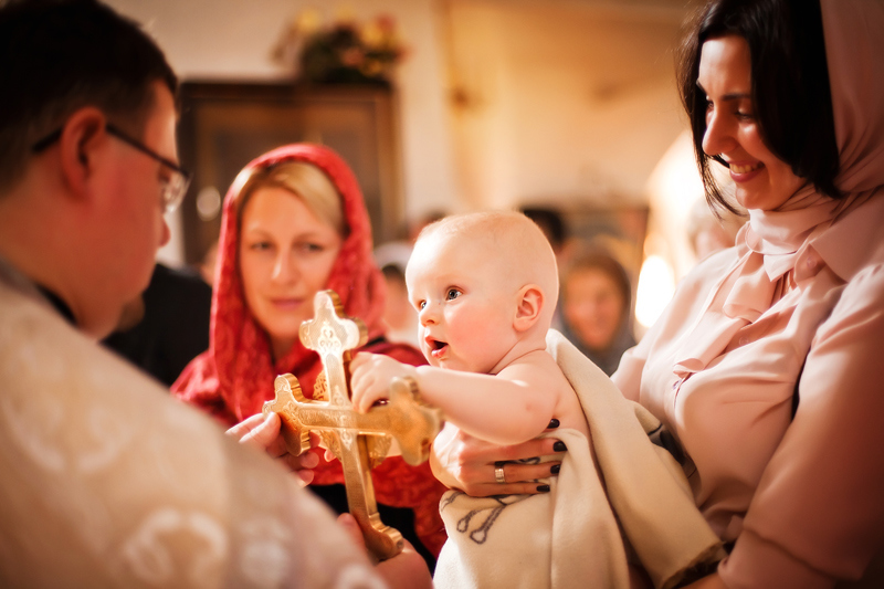 Сколько длится крещение ребенка?