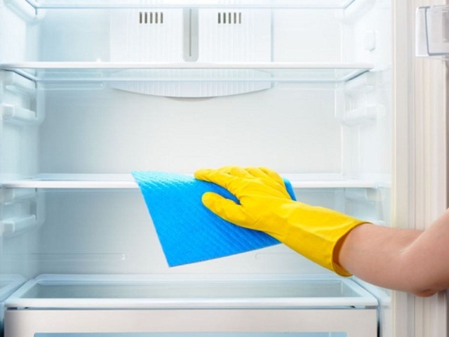 Как правильно и чем помыть холодильник внутри: советы по эксплуатации. Как часто мыть холодильник?