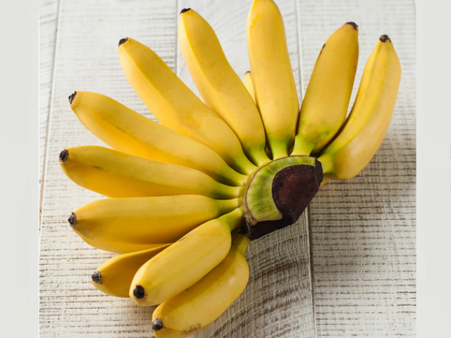 Чем отличаются бананы мини от обычных бананов: как называются, полезные свойства, вред и противопоказания