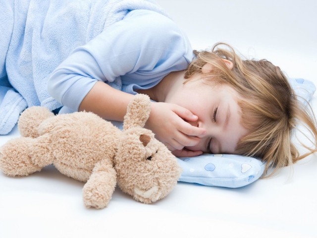 Болячки в носу у ребенка: причины, лечение, виды. Лечение гнойных, сухих и мокнущих болячек в носу у детей