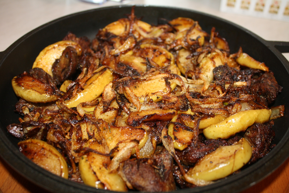 Kako veselo ocvrti krompir z jetri v ponvi?