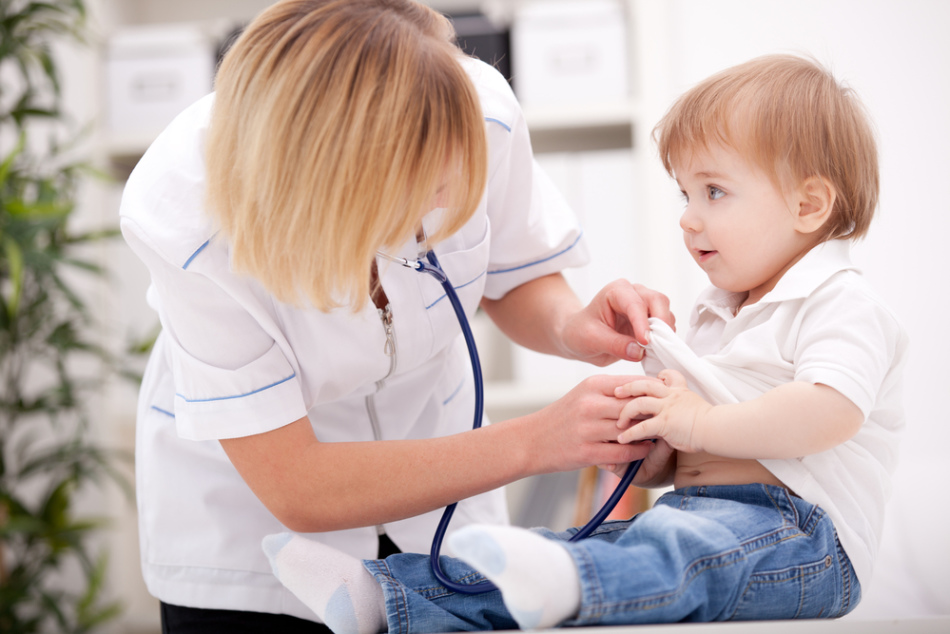 Нужно ли проводить вакцинацию малышам?