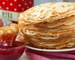Is it necessary and why add soda to the dough for pancakes: pros and cons. How to cook delicious pancakes in milk with holes?