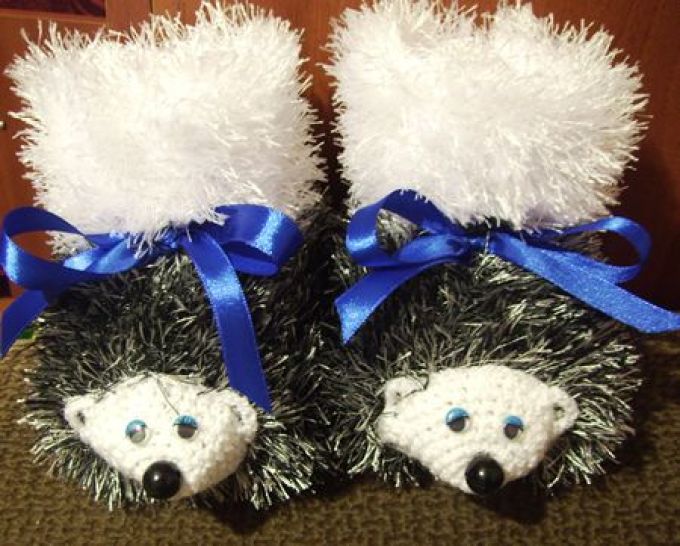 Knitted booties hedgehogs - 2