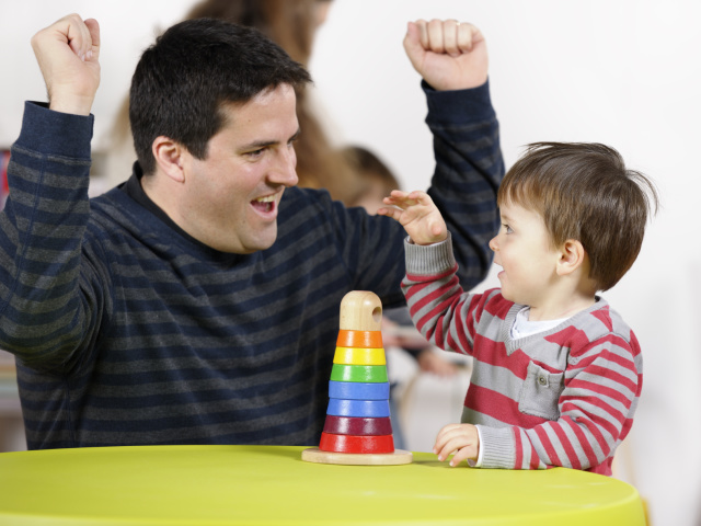 How to praise a child correctly: tips for the boy’s parents, girls