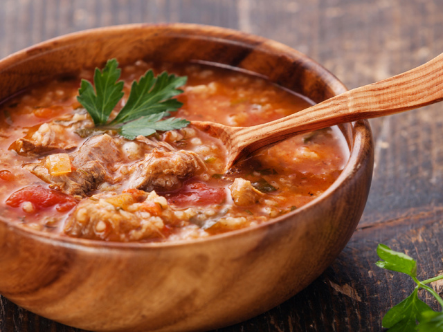 Как вкусно и правильно приготовить суп харчо? Рецепты супа харчо с курицей, говядиной, свининой, огурцами и томатом