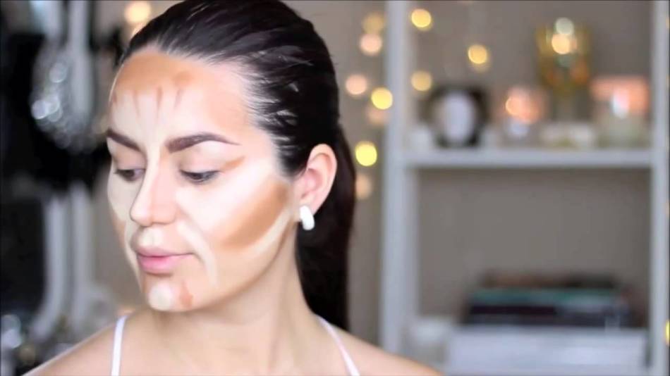 Contouring with foundation is more expressive