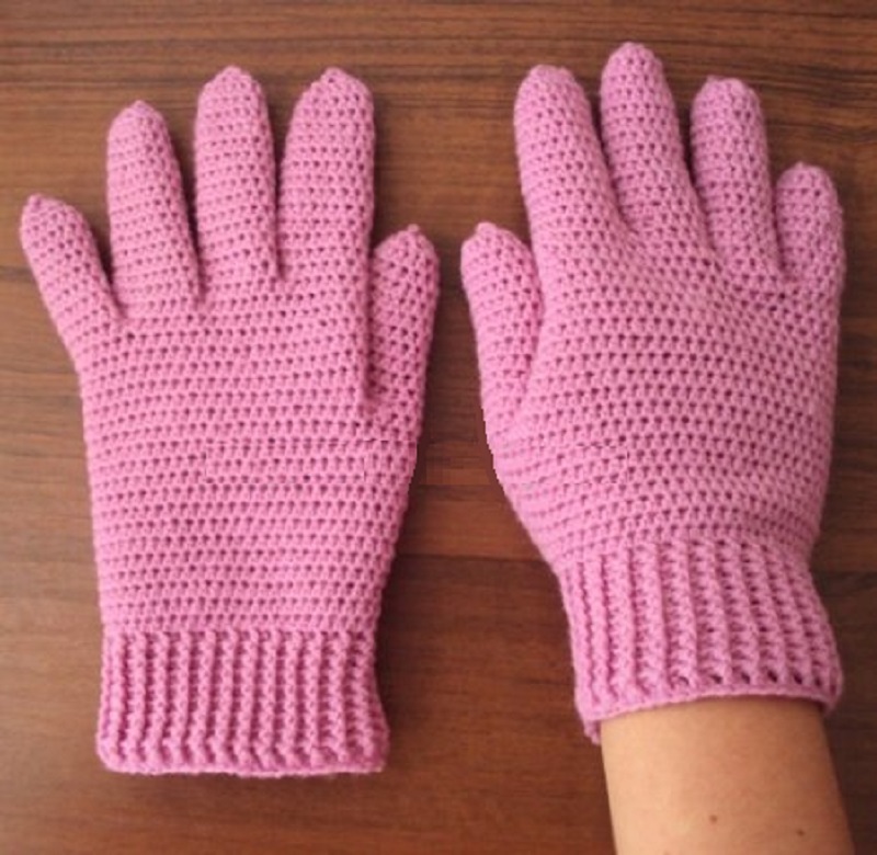 Using the scheme, you can knit such gloves