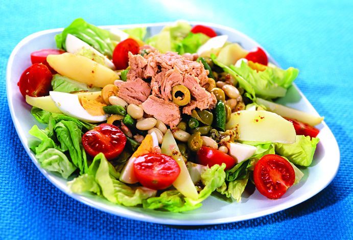 Doğum günü için şenlikli salata 