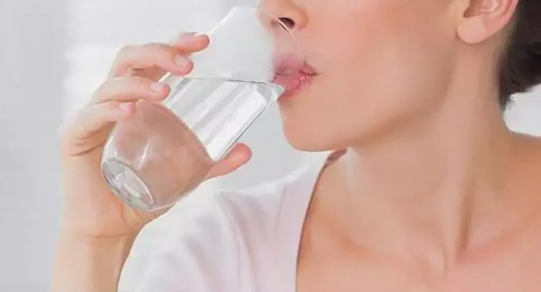 Dry mouth: unpleasant odor from the mouth