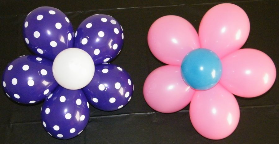 A flower of round balloons