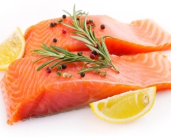 Apakah mungkin untuk makan salmon mentah - manfaat dan kemungkinan kerusakan. Apa yang akan terjadi jika Anda makan salmon mentah?