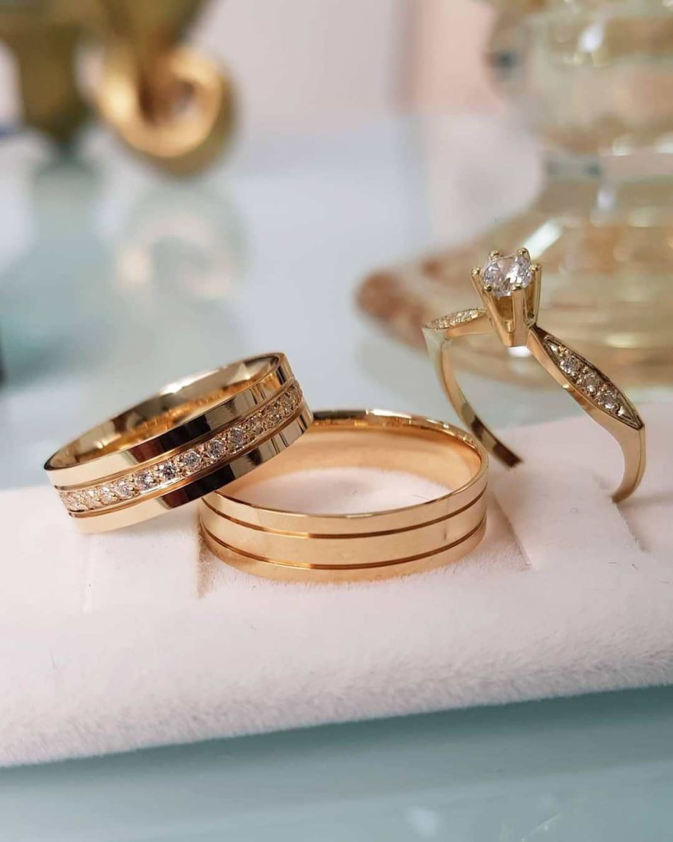 Nişan yüzükleri ve aynı tarzda yapılan nişan yüzüğü